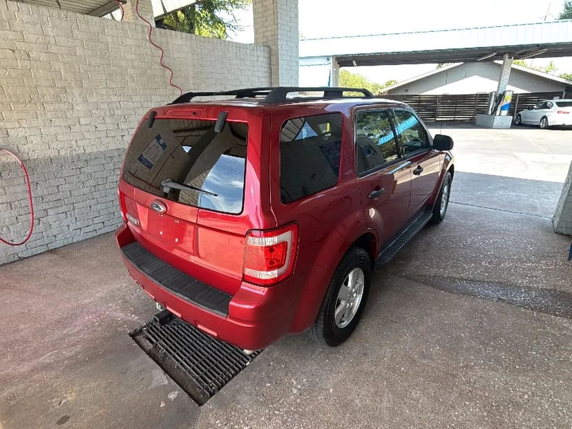 2009 Ford Escape - Image 3