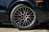 2023 Porsche Cayenne - Preview 3
