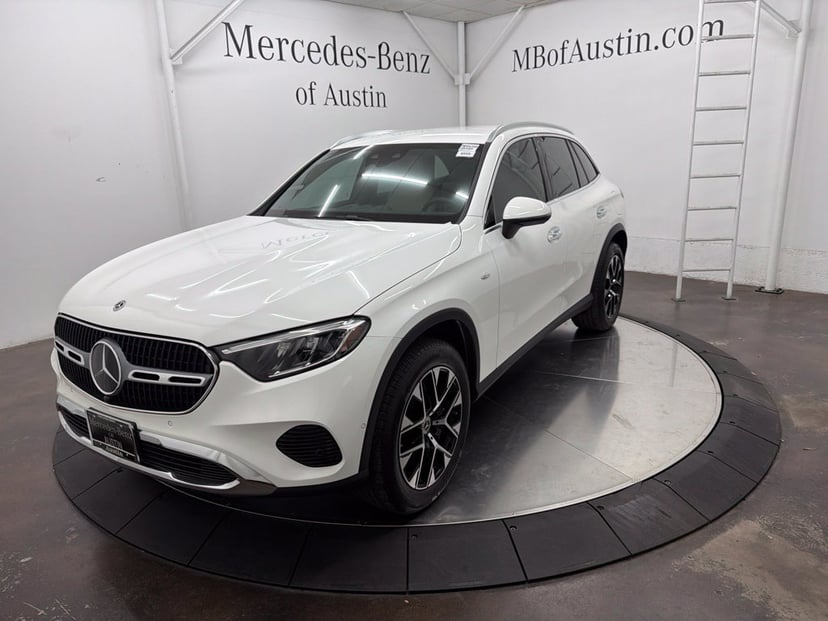 2025 Mercedes-Benz GLC - Image 1