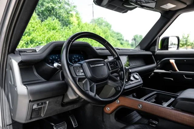 2021 Land Rover Defender - Image 3