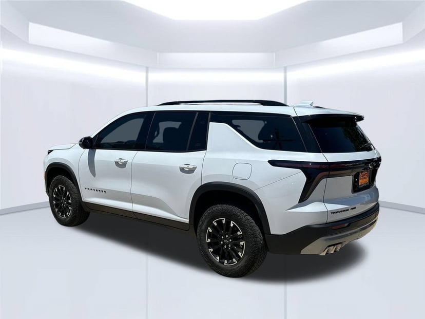 2026 Chevrolet Traverse - Image 2