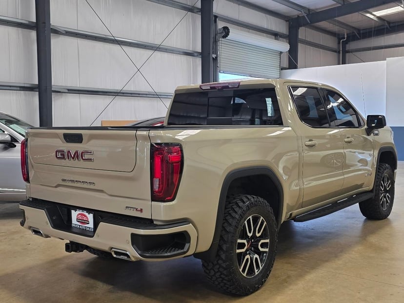 2022 GMC Sierra 1500 - Image 3