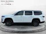 2026 Jeep Grand Wagoneer - Preview 13