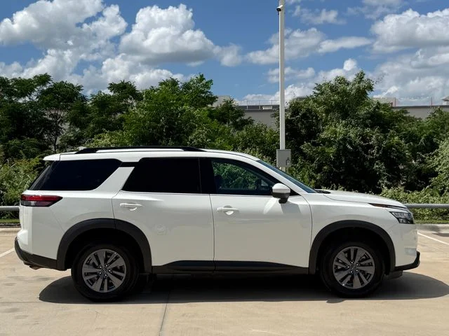 2024 Nissan Pathfinder - Image 3
