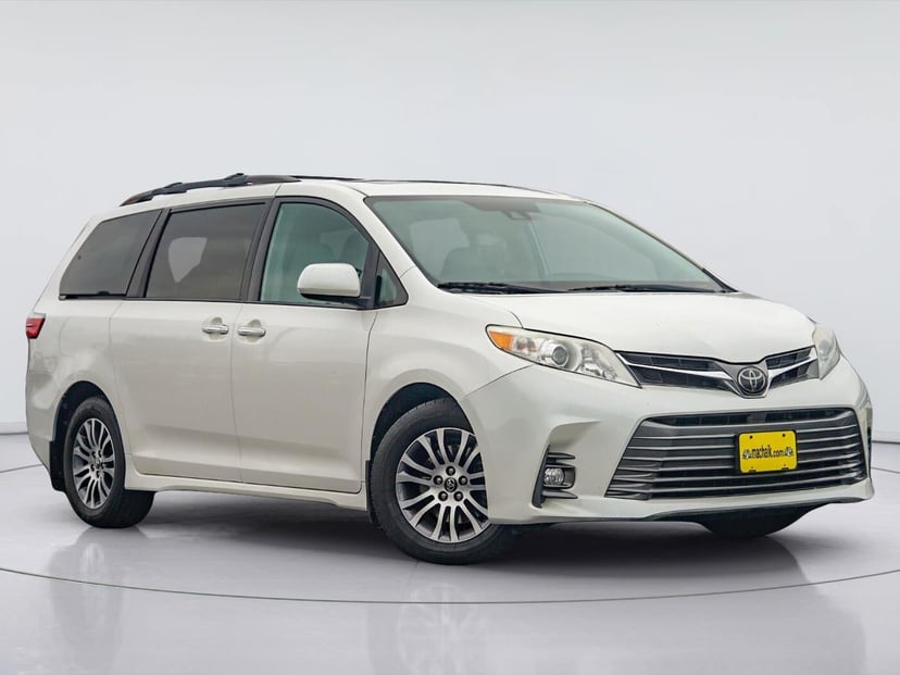 2020 Toyota Sienna - Image 1