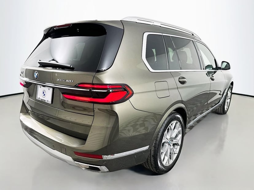 2026 BMW X7 - Image 3