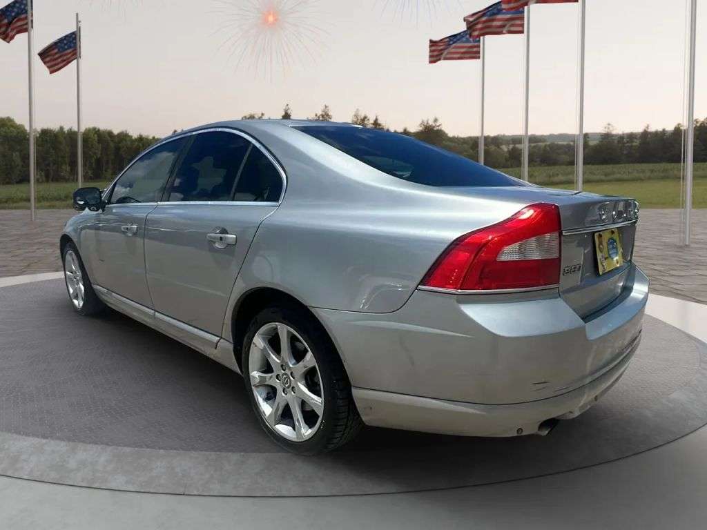 2011 Volvo S80 - Image 2