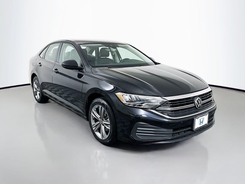 2024 Volkswagen Jetta - Image 3