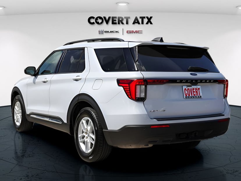 2025 Ford Explorer - Image 3