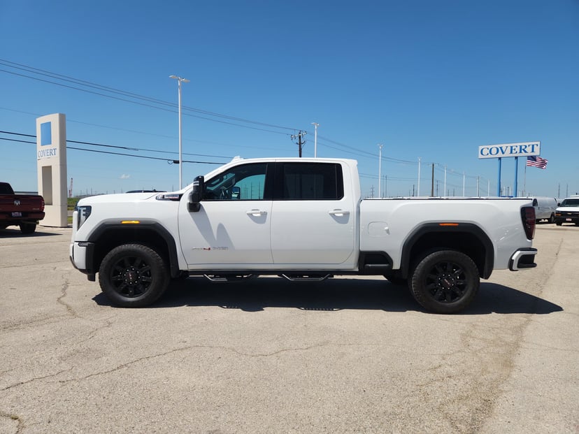 2025 GMC Sierra 2500 HD - Image 2