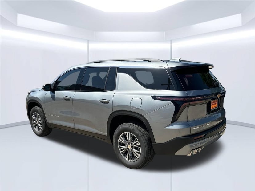 2026 Chevrolet Traverse - Image 2