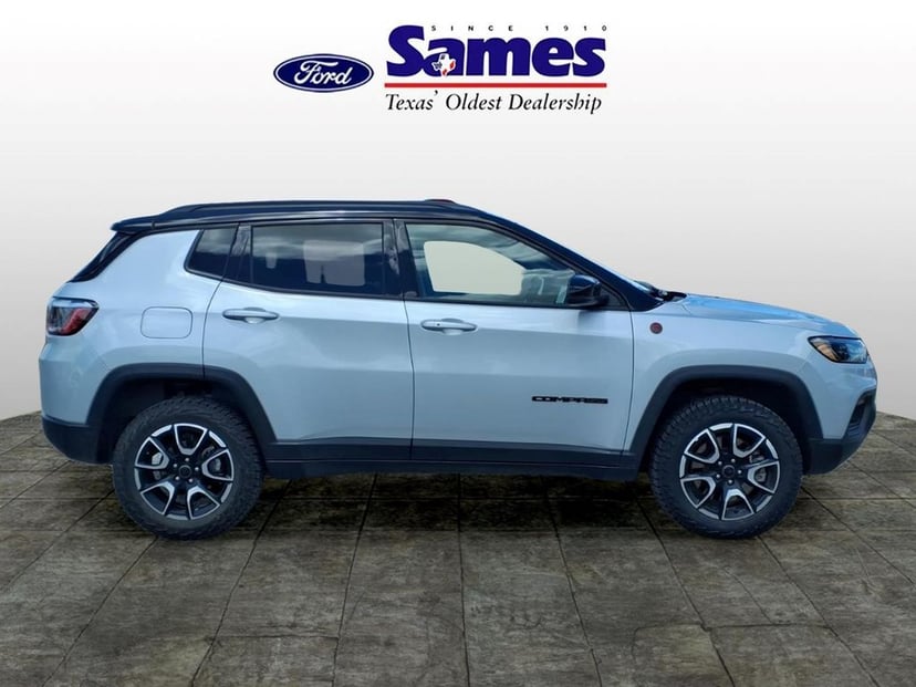 2025 Jeep Compass - Image 2