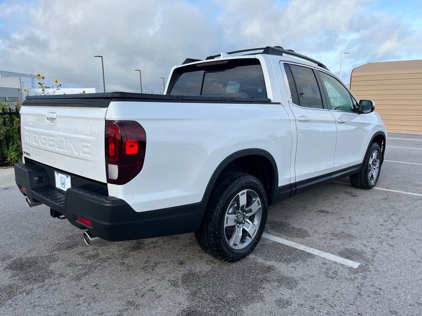 2026 Honda Ridgeline - Image 2
