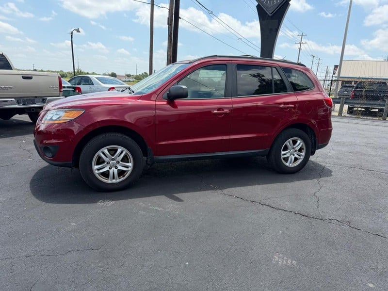 2011 Hyundai Santa Fe - Image 2