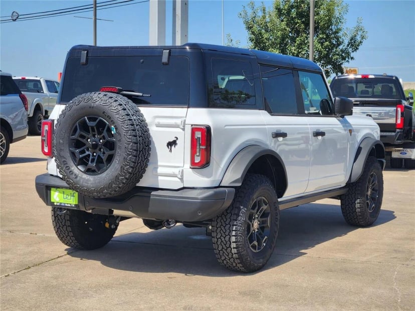 2026 Ford Bronco - Image 3