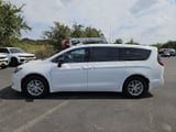 2027 Chrysler Pacifica - Preview 3