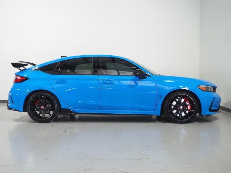 2024 Honda Civic Type R - Image 2