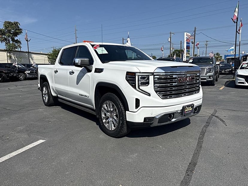 2023 GMC Sierra 1500 - Image 1