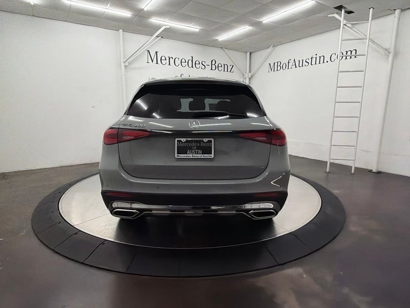 2027 Mercedes-Benz GLC - Image 3