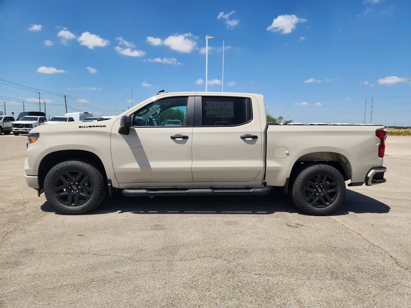 2026 Chevrolet Silverado 1500 - Image 3