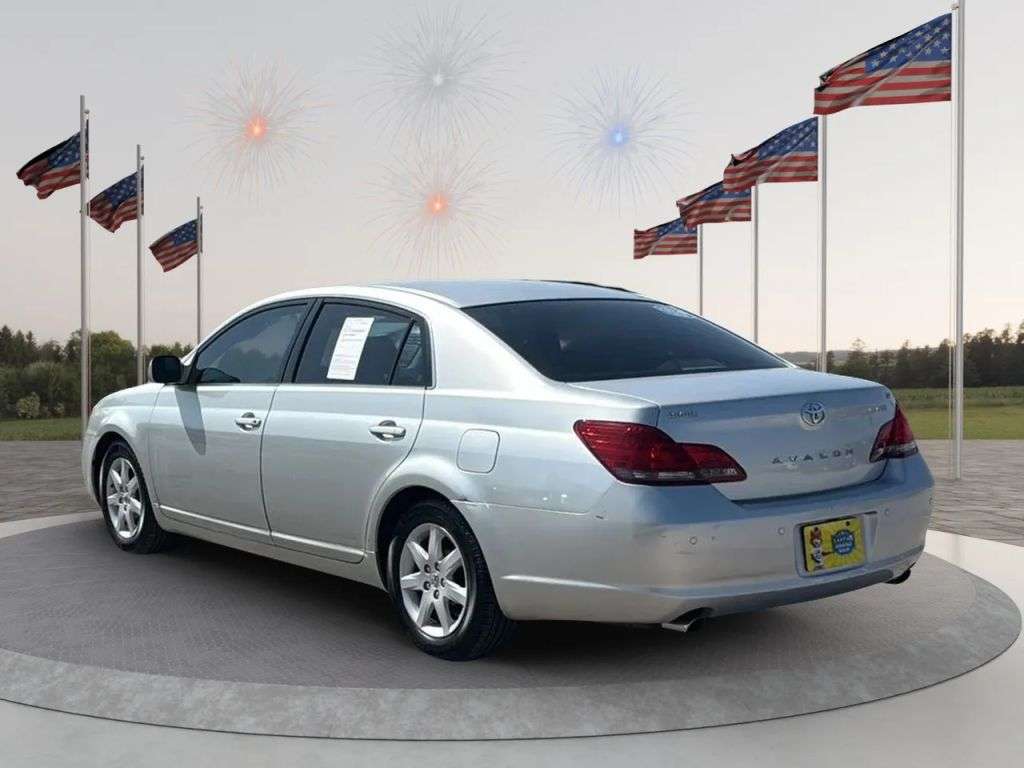 2008 Toyota Avalon - Image 3