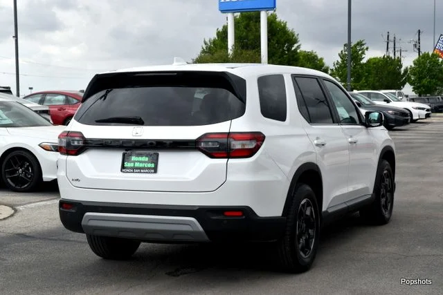 2025 Honda Pilot - Image 2