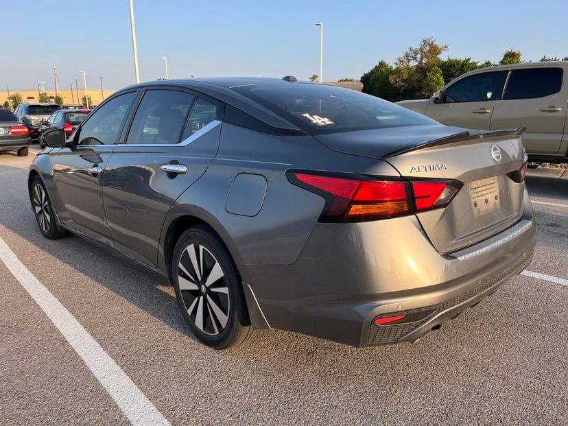 2020 Nissan Altima - Image 3