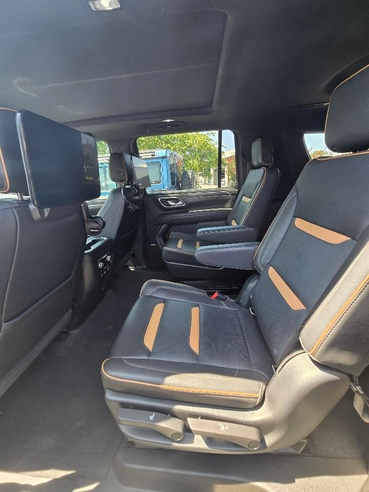 2021 GMC Yukon XL - Image 3