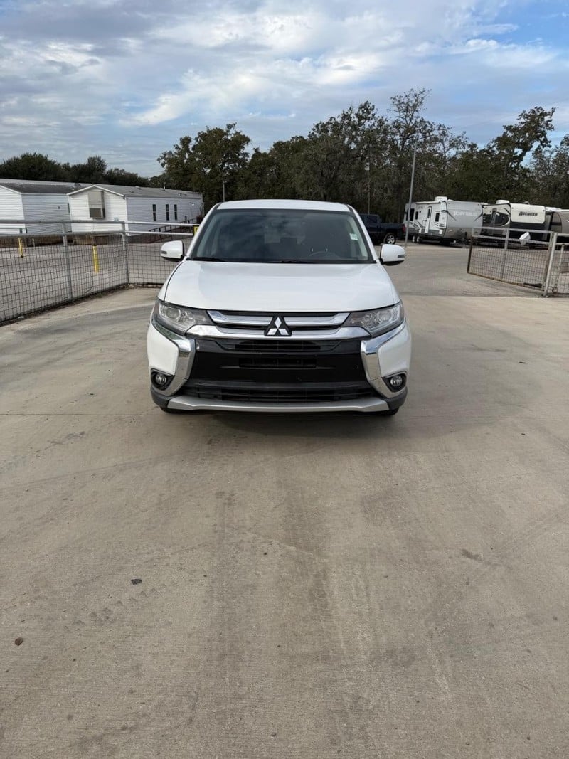 2018 Mitsubishi Outlander - Image 1