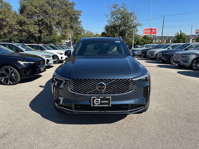 2026 Volvo XC90 - Image 3