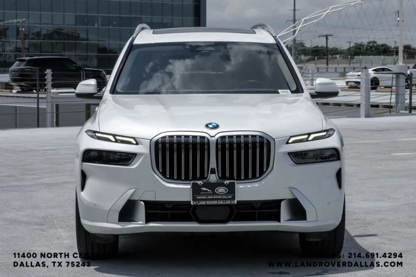 2023 BMW X7 - Image 2