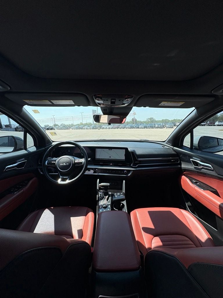 2024 Hyundai Elantra - Image 3