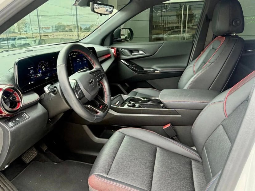 2025 Chevrolet Equinox - Image 3