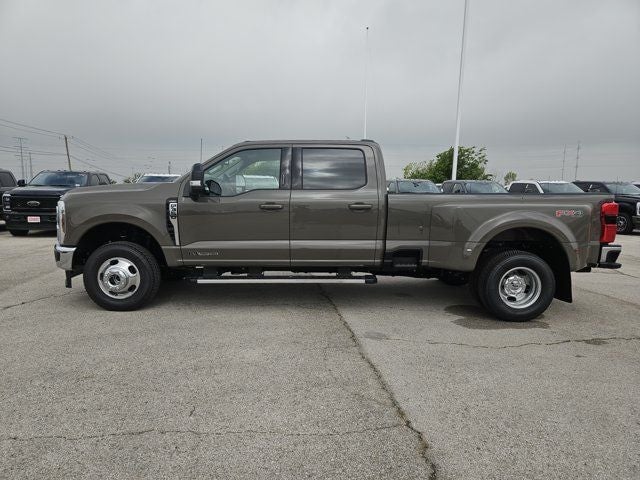 2026 Ford F-350 - Image 2