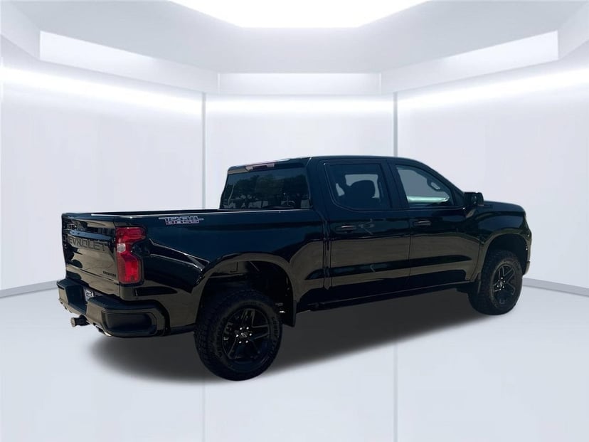 2026 Chevrolet Silverado 1500 - Image 2