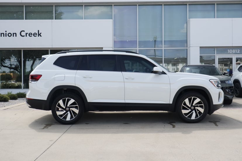2026 Volkswagen Atlas - Image 2