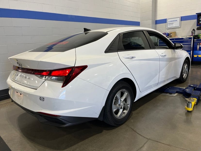 2023 Hyundai Elantra - Image 3