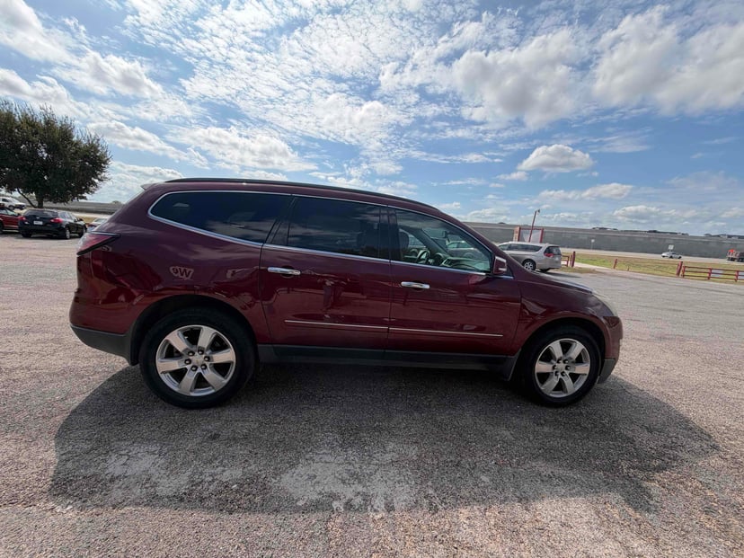 2016 Chevrolet Traverse - Image 1