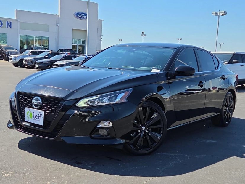 2022 Nissan Altima - Image 1