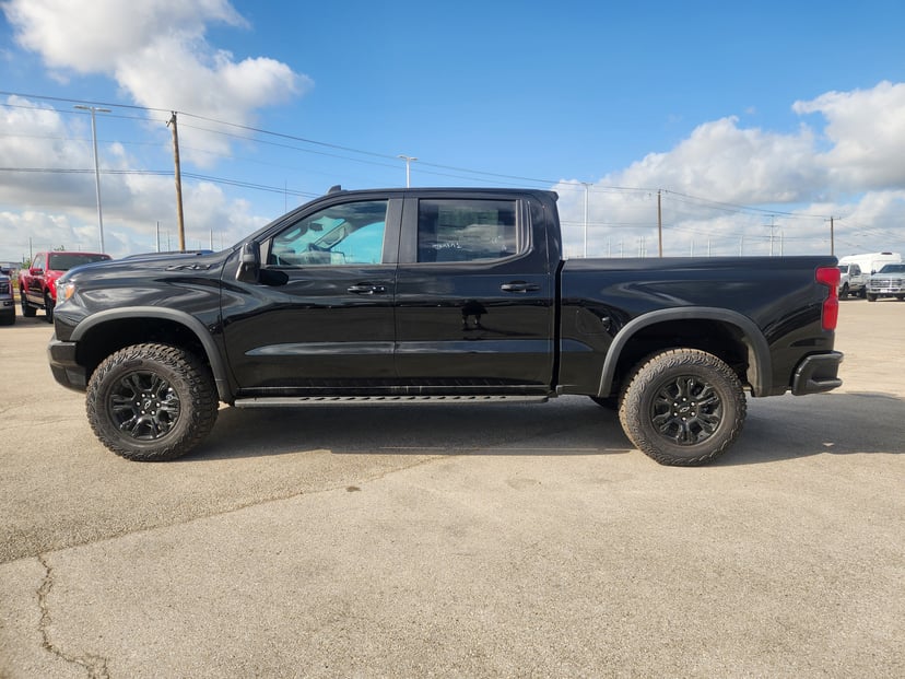 2026 Chevrolet Silverado 1500 - Image 2