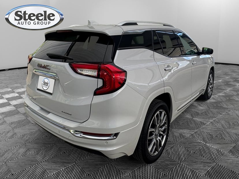 2023 GMC Terrain - Image 3