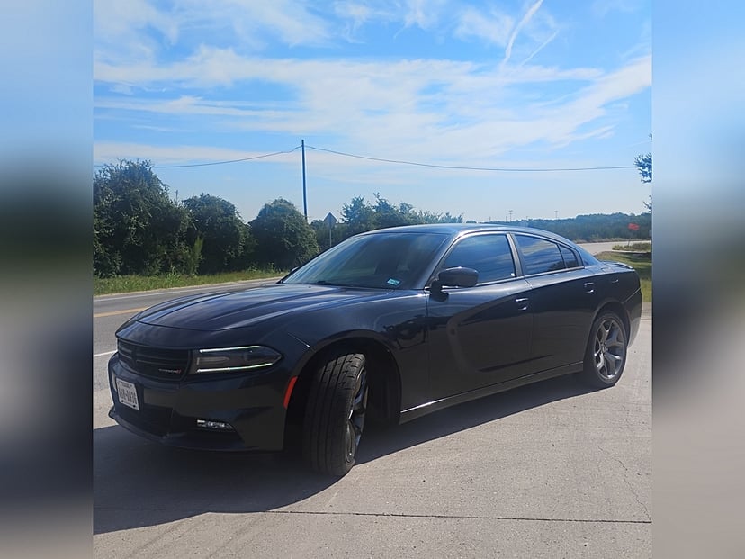 2017 Dodge Charger - Image 1