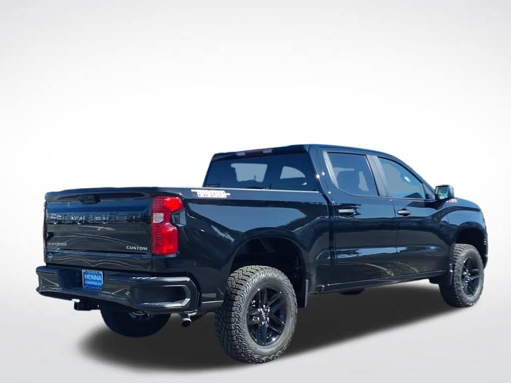 2026 Chevrolet Silverado 1500 - Image 3