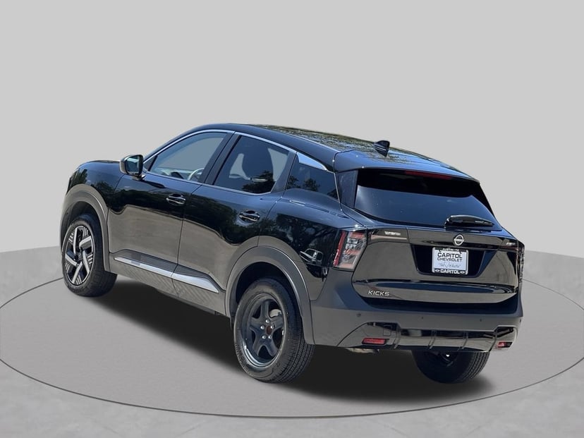 2025 Nissan Kicks - Image 3