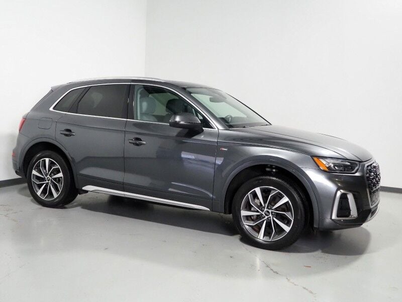 2023 Audi Q5 S line Premium 45 TFSI Quattro - Image 2