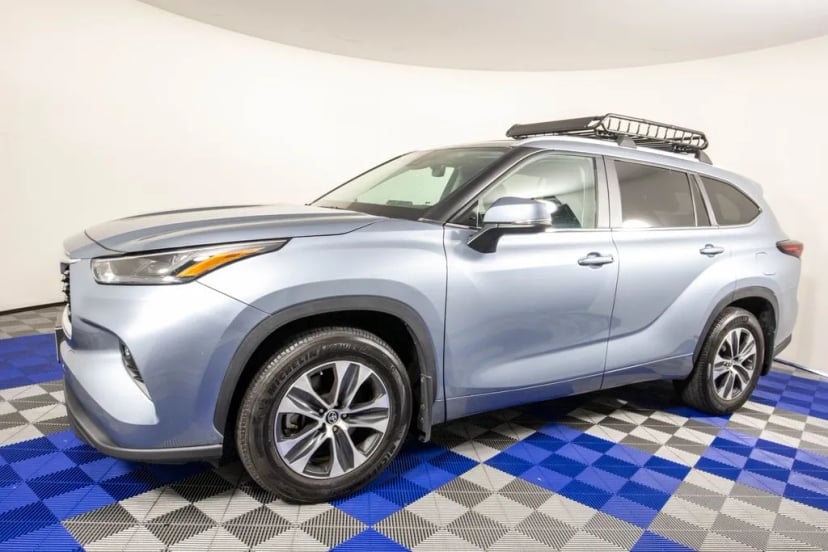 2024 Toyota Highlander - Image 1