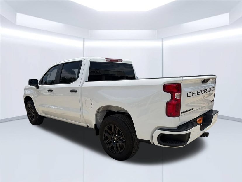 2026 Chevrolet Silverado 1500 - Image 2
