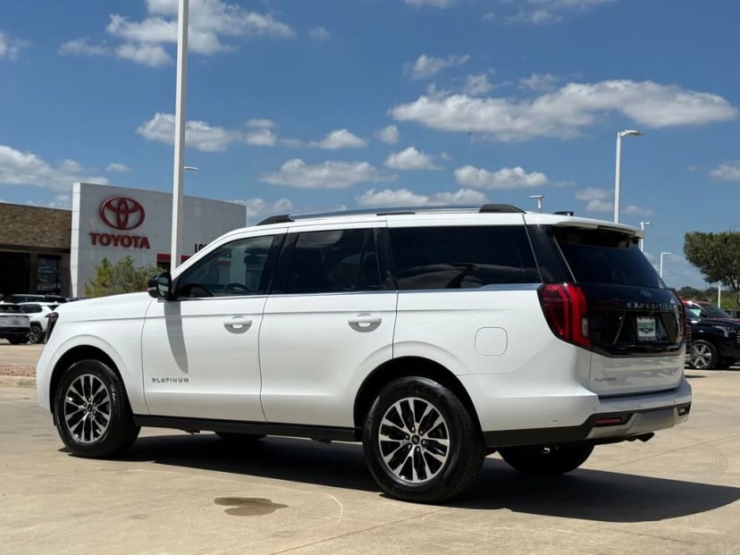 2025 Ford Expedition - Image 3