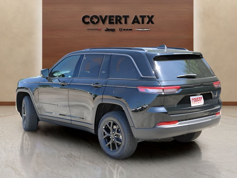 2026 Jeep Grand Cherokee Altitude - Image 3