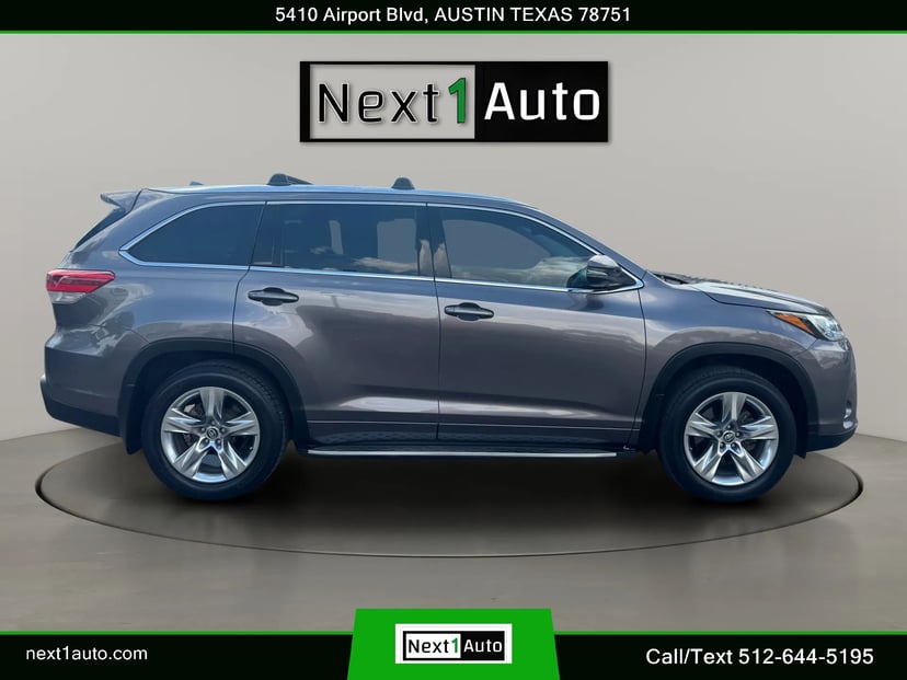 2019 Toyota Highlander - Image 2